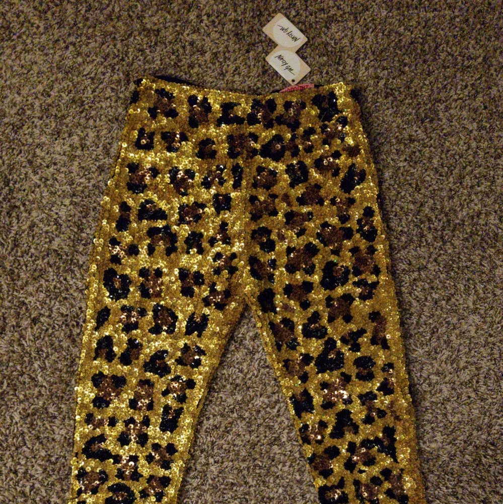 Discount Universe, trash line cheetah leggings
